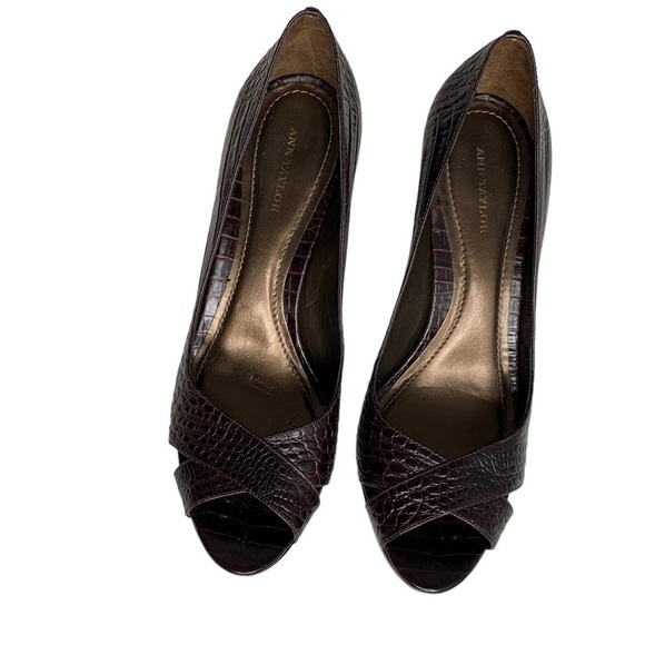 Ann Taylor Dark Brown Peep Toe Pumps. Size 9M - Picture 8 of 10